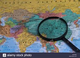 Karte von asien, weltkarte politisch. Karte Von China Durch Lupe Auf Einer Weltkarte Stockfotografie Alamy