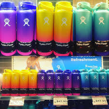 Black And White Ombre Hydro Flask 32 Oz Omgeeeeeeee 808 Collection Ombre Hydroflasks Available In Hawaii Only Maui Dte Is The Firs Hydro Flask Water Bottle Hydro Flask Bottle Cute Water Bottles