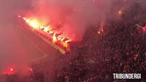 Galatasaray Tribunlerinden Acik Idmanda Cocukluk Askimsin Video Izle Indir Videoindirelim Com