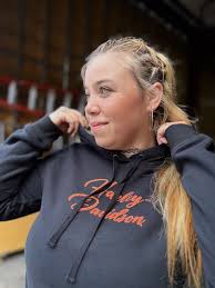 LADIES! It's new, it's SPARKLY, and you NEED THIS HOODIE! 😍  #harleydavidson #harleyladies #tmmc #motorclothes #tmgjhd #colorado #fall