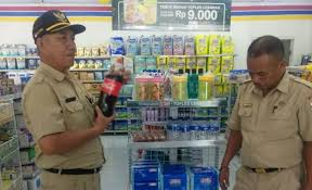 Jadi anda akan lebih mudah berbelanja di indomaret karena dekat dengan. Banyak Minuman Dan Makan Expired Di Indomaret Hasil Sidak Tim Pemkot Kotamobagu Kotamobagupost Com
