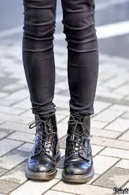 Uniqlo Skinny Jeans X Dr Martens Boots Docmartensstyle Boots Skinny Jeans With Boots Dr Martens Outfit