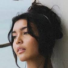 Caitlin Lewis's Instagram, Twitter & Facebook