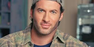 Taylor Gilmore's Instagram, Twitter & Facebook