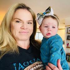 Kelli Mclaughlin's Instagram, Twitter & Facebook