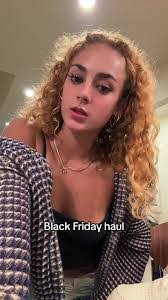 Claire Yarbrough's Instagram, Twitter & Facebook