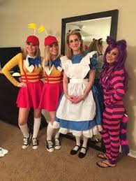 Disfraces de rapunzel alicia disfraz trajes de halloween trajes bonitos vestidos de quinceañera prendas de ropa ropa hermosa ropa de mujer alicia disfraz sombrerero loco ilustraciones de moda bocetos de moda bosquejo de diseño de vestuario alicia en el país de las maravillas los. 90 Ideas De Disfraz De Alicia Alicia Disfraz Halloween Disfraces Disfraces