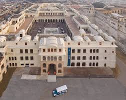 Ran Baas The Palace ...