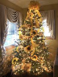 From Sunflower Wreaths To Sunflower Christmas Tree To Beautiful Home Decor Here Ar Christmas Tree Decorating Themes Xmas Tree Decorations Diy Christmas Tree