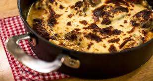 It's a simple dish which is baked with garlic, oregano and rice. Elbasan Tava Arda Nin Mutfagi