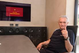 Mourinho told ozil, the bream, 'your girlfriend has been f**ked by the entire milan squad, the entire inter squad and the entire coaching staff'. @elconfidencial. Highlights Of Jose Mourinho S First Roma Press Conference Chiesa Di Totti