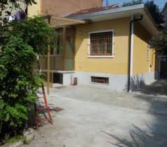 In casa bifamigliare indipendente, appartamento di circa 100 mq, sito al piano terra. Case Indipendenti Affitto Da Privati Torino Provincia Casadaprivato It