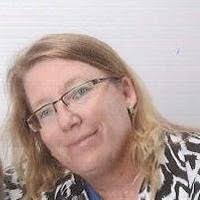 Julie Viger's Instagram, Twitter & Facebook