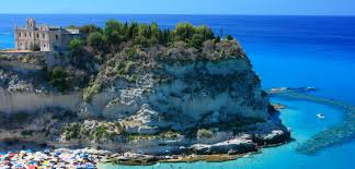 Tropea is a well known seaside resort on the monte poro promontory. Sprachreise Tropea Italien Tipps Italienisch Fur Erwachsene Dialog Sprachreisen