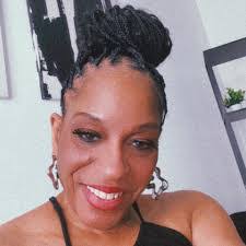 Reva Norris's Instagram, Twitter & Facebook