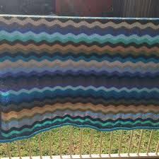 Oder eine einzigartige drehung auf tradition frei häkeln babydecke muster, versuchen, hinzufügen einen chevron, oder ripple, design zu ihrer arbeit. Coast Ripple Blanket Pattern From Attic 24 Decke Hakeln Decke