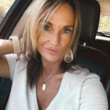 Annette Boring's Instagram, Twitter & Facebook