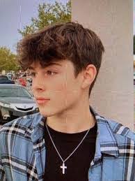 Diane Hickerson's Instagram, Twitter & Facebook