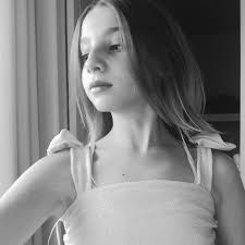 Photo posted by L🍒 (@eu_lorenaazv)