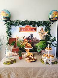 Sweet Table La Garde Du Roi Lion Idee Deco Bapteme Garcon Idee Deco Bapteme Deco Bapteme Garcon