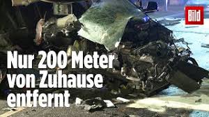 Gemeinnützige vereine und organisationen können bis sonntag, 25. Dramatischer Unfall Kleintransporter Knallt In Berlin Gegen Einen Baum Youtube