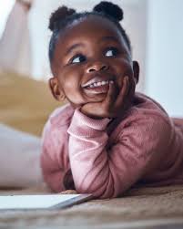 Amazon.com: Boogie and Bean Crema o pomada para cabello grueso y rizado  para niños con mechas, rizos, giros y trenzas, hecha con aceites naturales  como mantequilla de coco y mango para cabello