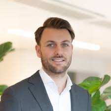 Na 9 mooie jaren komt er een einde aan mijn avontuur bij Uitblinqers. Wat  ooit begon als een tijdelijk bijbaantje op de klantenservice, groeide uit  tot een fantastische periode vol kansen… |