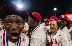 Kyle Keeton's Instagram, Twitter & Facebook