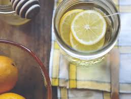 Il favorise la digestion ; Menunature Pour Ou Contre Le Jus De Citron Le Matin