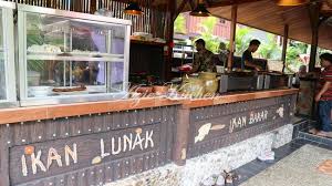 Lama juga kita tidak mendengar sebarang berita mengenai datuk seri aliff syukri dan isterinya, datin seri nur shahida. Kenangan Manis Mengunjungi Rumah Hutan Bonda Rozita Ibrahim Azie Kitchen