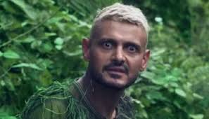 رامز جلال ظهر في البوستر وهو يحمل في يده فانوس رمضان، وينظر لأسفل، ويرتدي نظارة، كما ظهر بقصة شعر مختلفة باللون الأحمر، كلون الملابس التي يرتديها في البوستر. ØµØ­ÙŠÙØ© Ø§Ù„Ø³ÙˆØ³Ù†Ø© Ø§Ù„Ø£Ø±Ø¯Ù†ÙŠØ© Ù„Ù‡Ø°Ø§ Ø§Ù„Ø³Ø¨Ø¨ Ø±Ø§Ù…Ø² Ø¬Ù„Ø§Ù„ Ù‚Ø¯ Ù„Ø§ ÙŠØ¸Ù‡Ø± ÙÙŠ Ø±Ù…Ø¶Ø§Ù† Ø§Ù„Ù…Ù‚Ø¨Ù„ Ø§Ù„Ø³ÙˆØ³Ù†Ø©