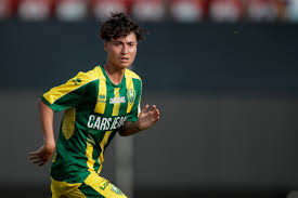 Mainly a right back, he can also play as a r. Andrei Ratiu Nikos Karelis En Emilio Estevez Tsai Vertrekken Ado Den Haag