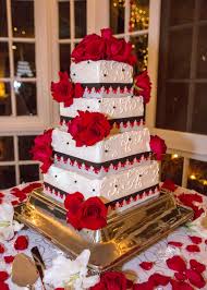 Welch Wedding 3 The Wedding Cake Was 800 After A 500 Discount Which Is Almost Double The Average Cost Of A Wedding Wedding Budget Bride Wedding Cakes