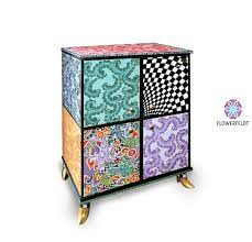 Die form und größe, die rahmentüren mit massiven holzgittereinsätzen, das schwarz gebeizte. Designer Schrank Crazy Colors Designer Schranke Flowerfeldt
