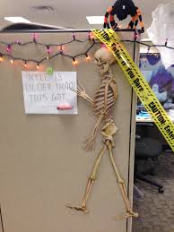 Office theme ideas remarkable on with regard to halloween themes scribblekids org 18. 20 Halloween Office Decor Ideas Halloween Office Office Halloween Decorations Cubicle Decor