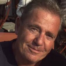 Sydney Sweeney vs Scarlett Johansson