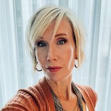 I'm a The Wharton School grad 🎓!! The moment I got my diploma, my Anneanne  (grandmother) 👵🏼 grabbed my cap and put it