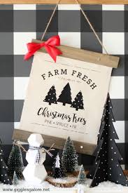 Holiday Decor With Cricut Maker Vs Explore Air 2 Diy Holiday Decor Christmas Crafts Decorations Christmas Diy