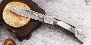 Beau couteau de poche, structure composite et lame acier (marquée stainless). Les Meilleurs Couteaux De Poche Comparatif Guide D Achat En Mars 2021