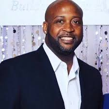 Preston Edwards (@peedee1906)