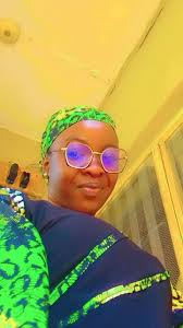 👫 husband and wife. Single man 🕴️ single woman💃 Which class are you now?