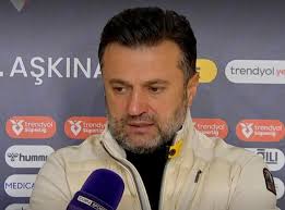 Sivasspor TD Uygun Bülent: "Sertlikten ziyade hakem takdir haklarını rakibe  verdi. Onlar her yere düştüğünde faul verdi hakem. Bize vermedi. Manaj'ın  yaptığı kırmızı karttı ama. Herhangi bir sert oyun oynamadık."