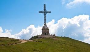 Monumentul a fost ridicat in semn de omagiu pentru eroii din primul razboi mondial! Crucea De Pe Caraiman Va Fi RestauratÄƒ Europa Fm