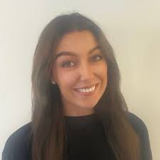 Leah Hinchliffe's Instagram, Twitter & Facebook