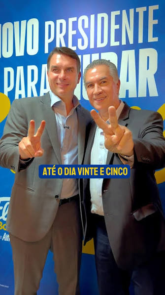 Reunião com Flávio Bolsonaro e a bancada eleita do PL para conversar sobre o segundo turno da eleição presidencial., Ao lado do governador eleito Eduardo Riedel e do senador eleito Capitão Contar, ...