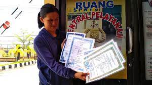 Contoh lagi, kode di ktp 62 maka ia adalah perampuan lahir tanggal 22. Ijazahnya Palsu Wanita Ini Harus Rela Diberhentikan Dari Kampus Halaman All Tribun Kaltim