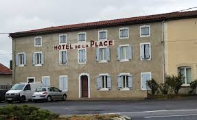 Des Signes Sur Les Murs Il Y A De La Place En 2020 Buis Les Baronnies Combloux Cafe Francais