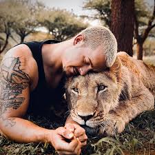 Dean Schneider In The Past 2 Years Animals Thought Me More About Life Myself Than What I Ve Learned From Humans The Pa Cute Wild Animals Animals Cat Shadow