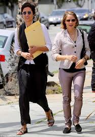 This role, for which she received an academy award nomination in the best supporting actress category, marked a breakthrough in. Jodie Foster And Wife Alexandra Hedison Make Public Debut As Newlyweds Daily Mail Online