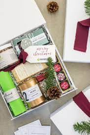 See all gifts by recipient women men couples family teens kids by price under $25 under $50 under $75 under $100 by interest. Best Corporate Gifts Ideas Client Holiday Gift Boxes Professional Unique Holiday Client Gift Boxes Are D Giftsdetective Com Home Of Gifts Ideas In Client Holiday Gifts Client Gifts